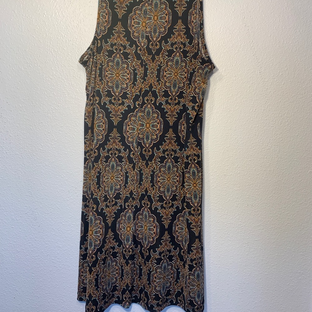Veronica M patterned dress with cutout - Picture 6 of 8
